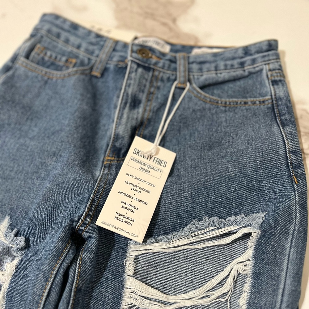 NWT Women’s/ Juniors Skinny Fries Denim‎ Boyfriend Jeans size 3